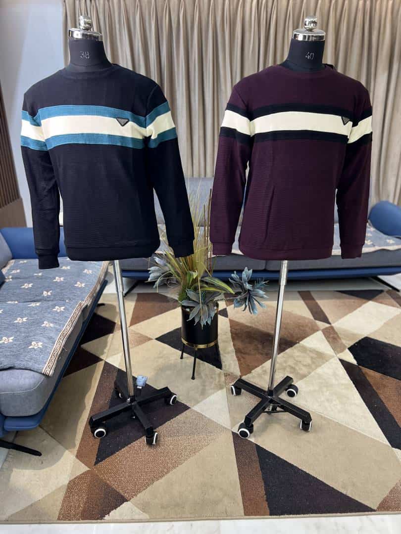 PRAD_A MILANO MAROON PREMIUM SWEATSHIRT AVAILABLE IN TWO DIFFERENT COLOURS WITH BRAND LOGO ON CHEST