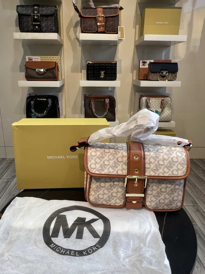 Michael_Kors_colby_Empire_Signature_handbag_with_Box_787