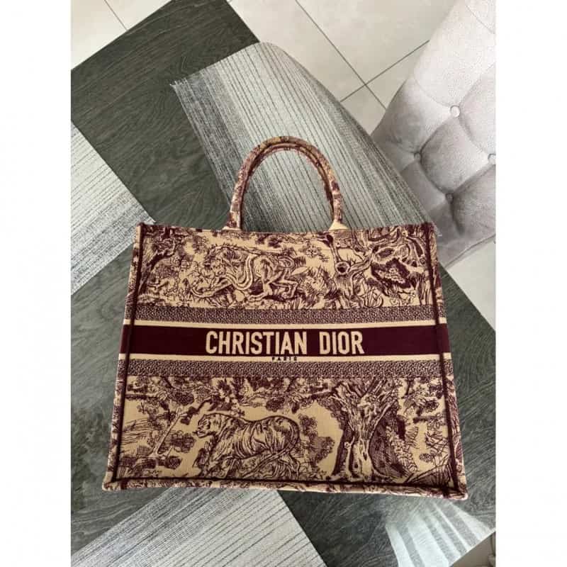 Christian_Dior_Tote_Bag_With_Pouch_865