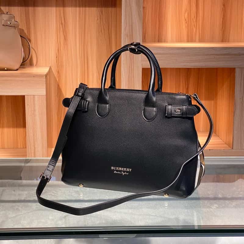 BURBERRY_Banner_Premium_Shoulder_Bag_969