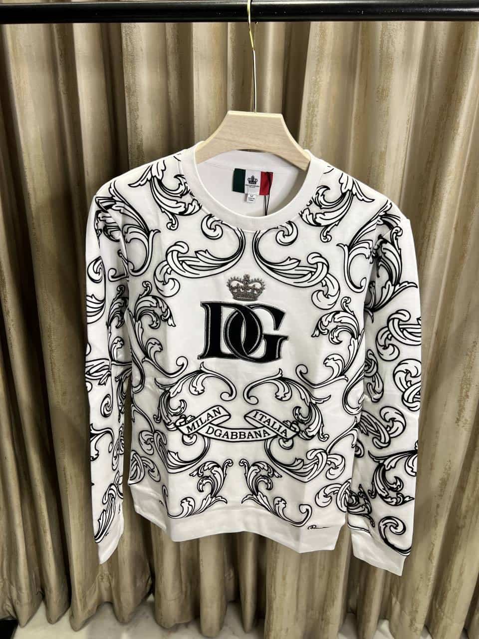 DOLICE GABBAN_A PREMIUM FULL SLEEVES IMPORTED SWEATSHIRT AVAILABLE