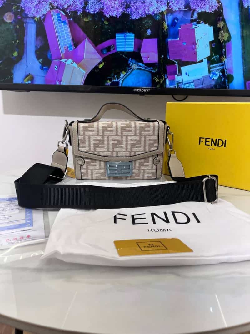 fend_ii baguette shoulder bag (P18