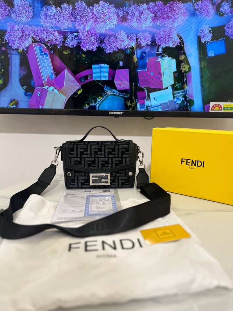 fend_ii baguette shoulder bag (P17