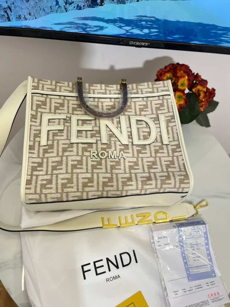 Fend_ii brown white tote bag p32
