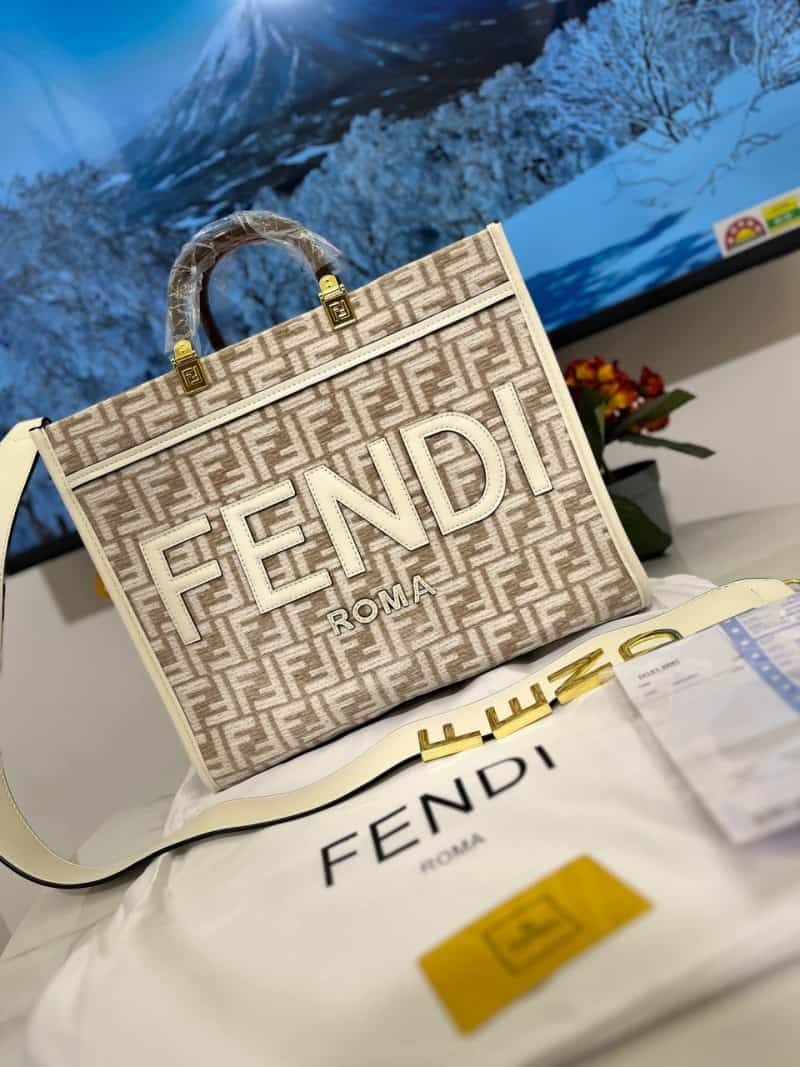 Fend_ii brown white tote bag p32