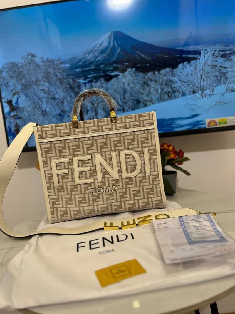 Fend_ii brown white tote bag p32