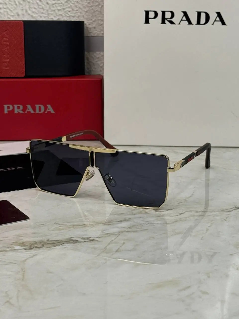Prada_23258_Gold_Black