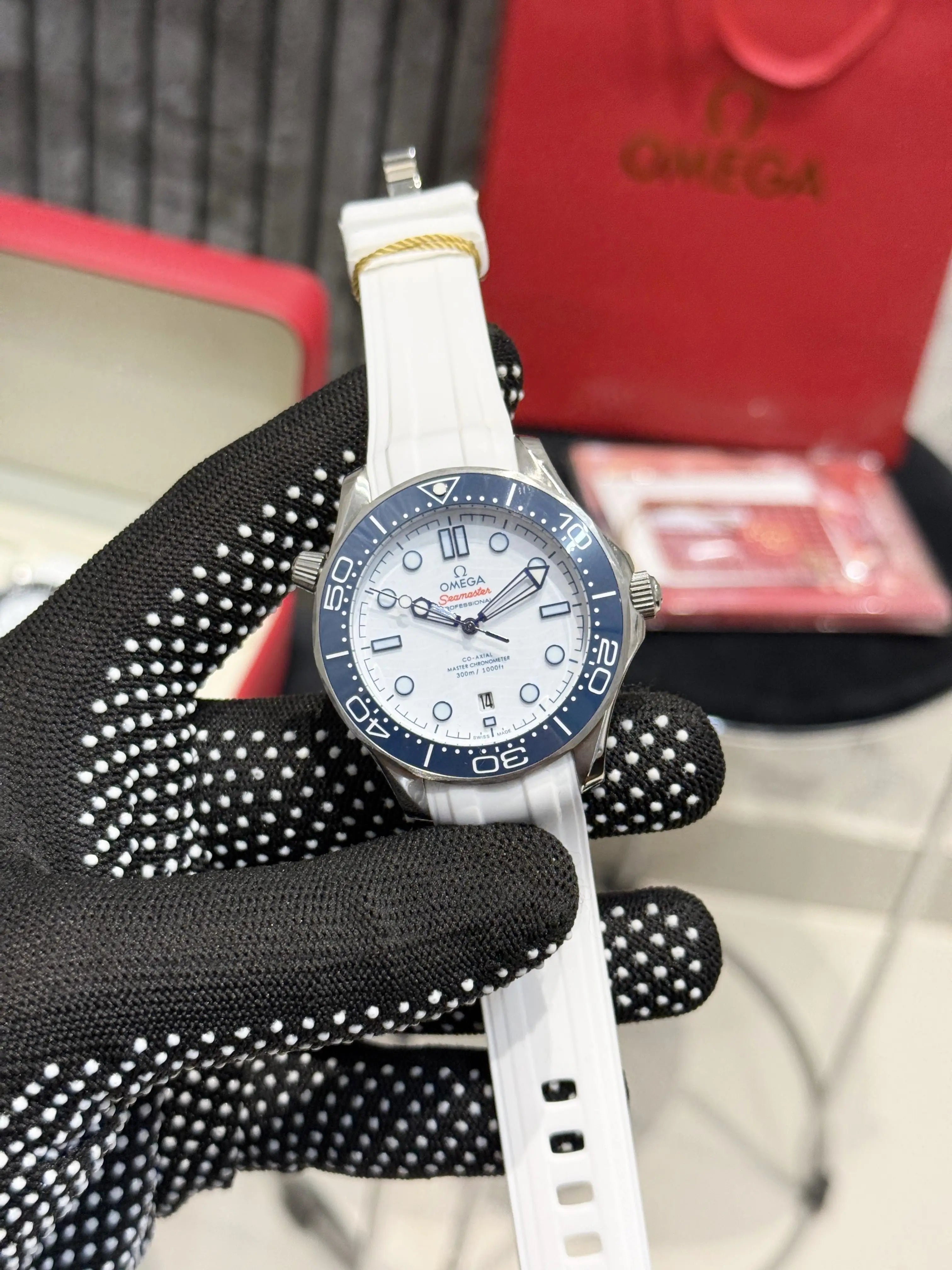Omega Seamaster Diver 300M White Blue