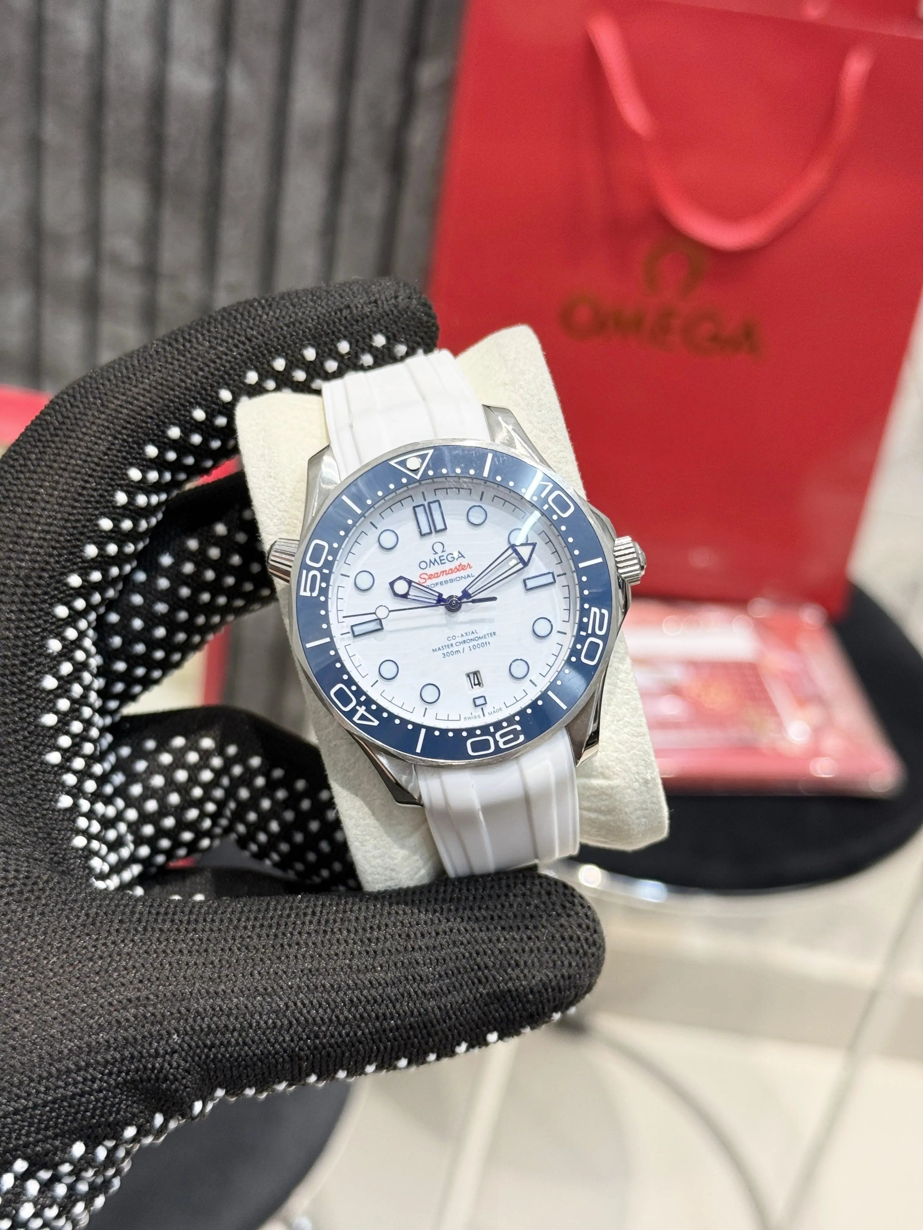 Omega Seamaster Diver 300M White Blue