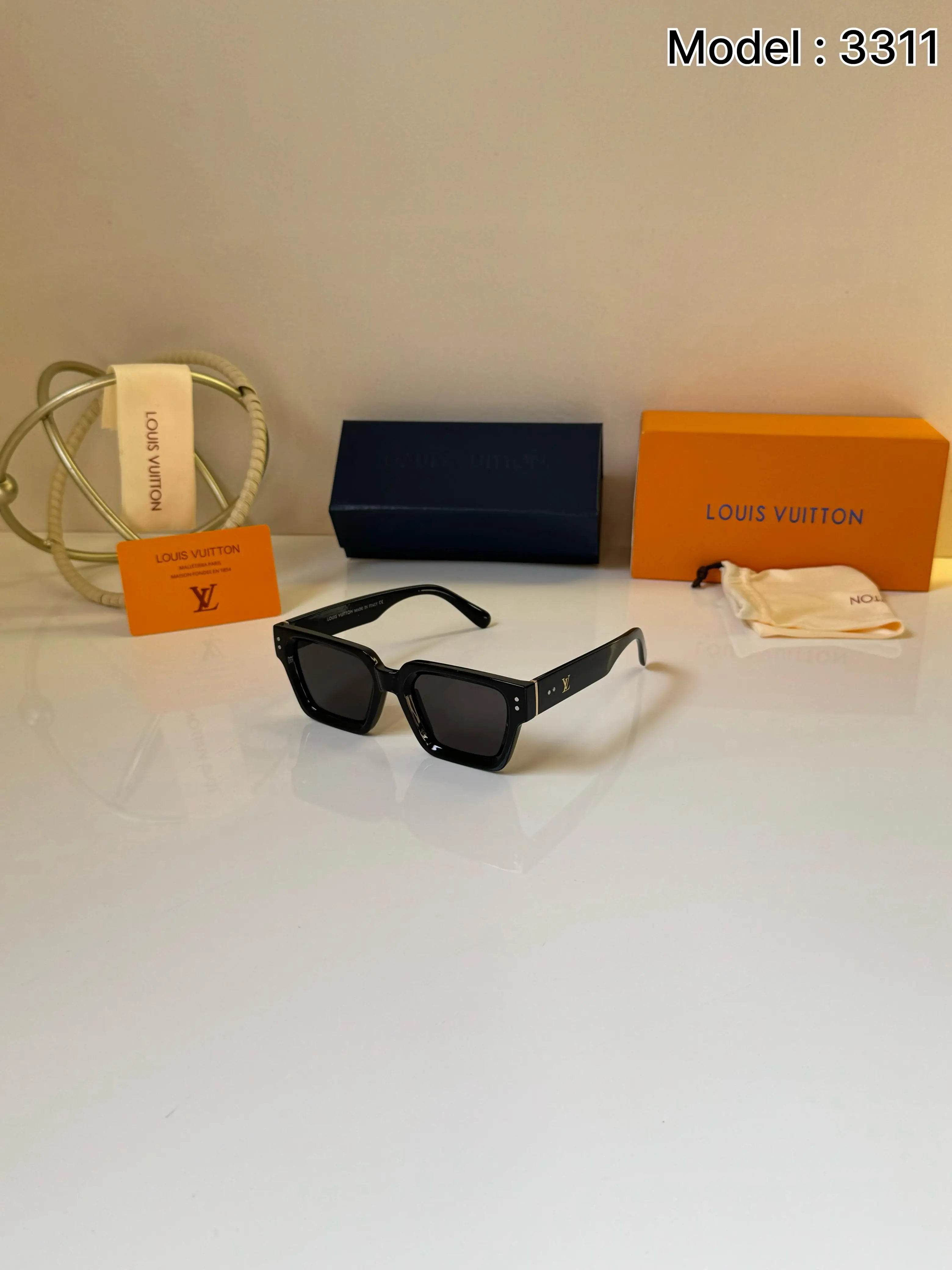 Louis Vuitton 3311 Glossy black