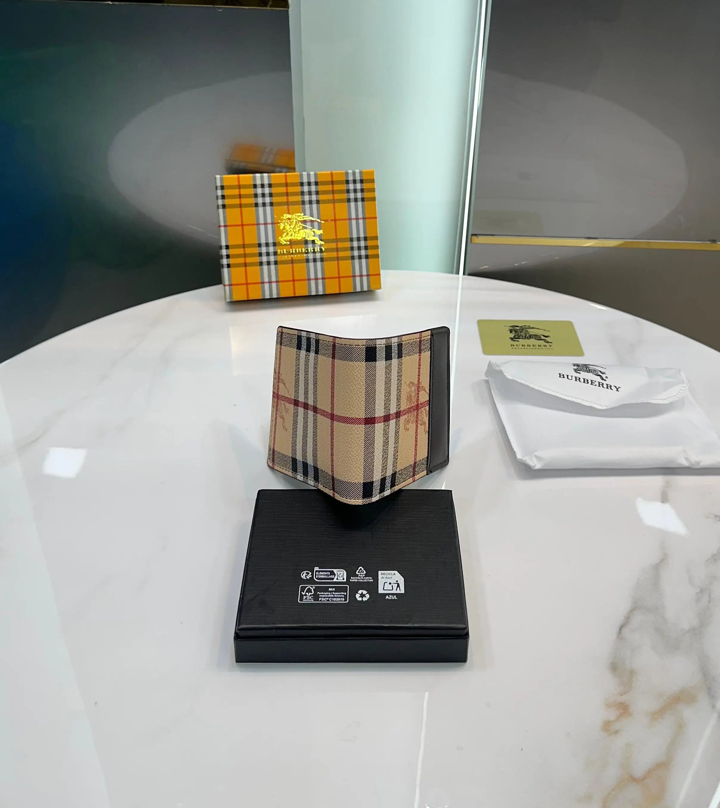 Burberr y Beige Printed Premium Wallet