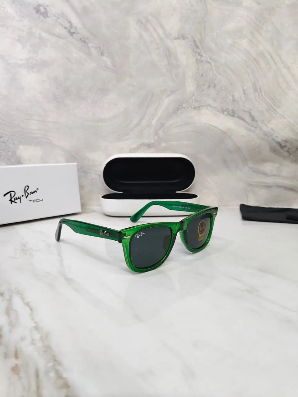 Ray ban 2140 green