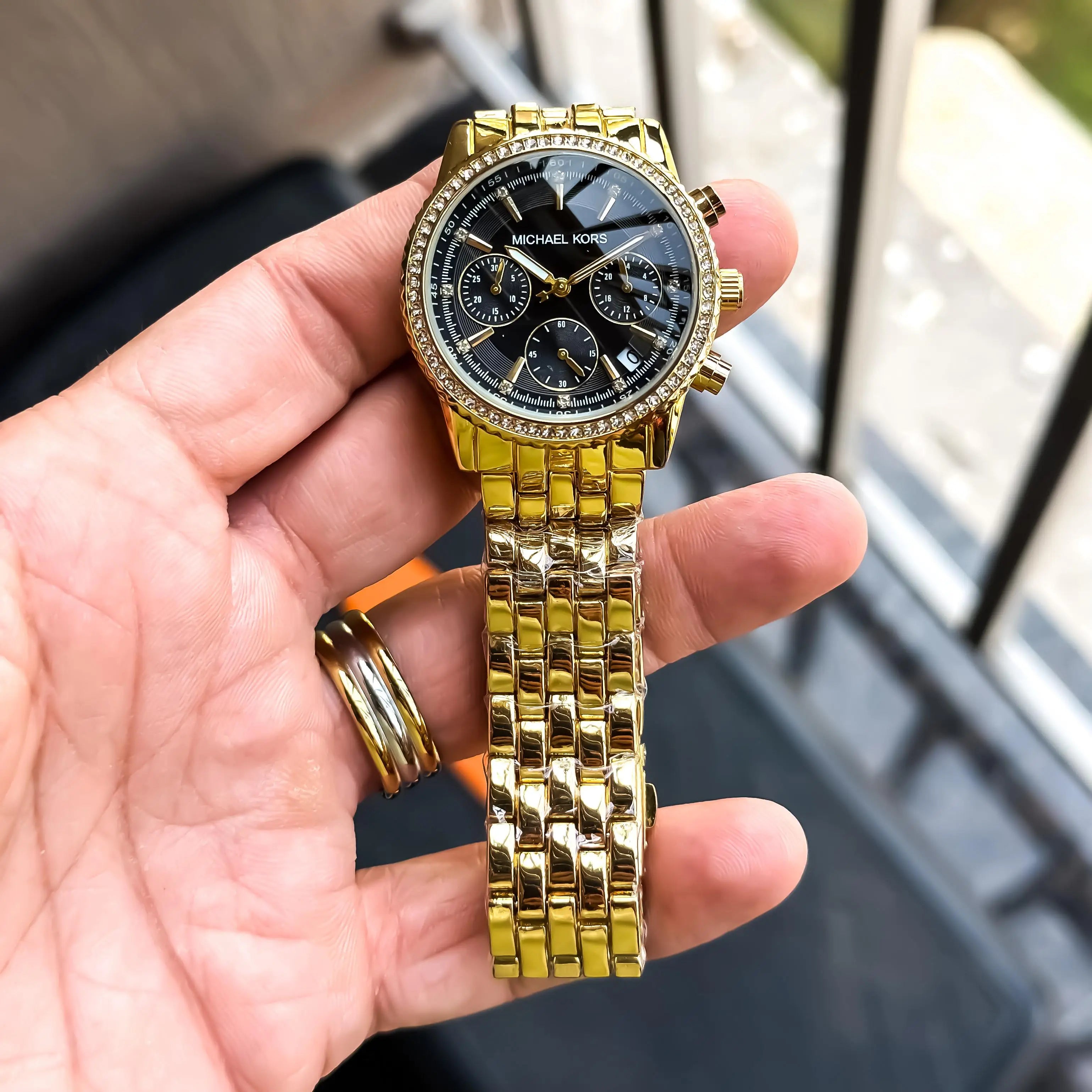 MICHAELKORS_LADIES_GOLD_BLACK