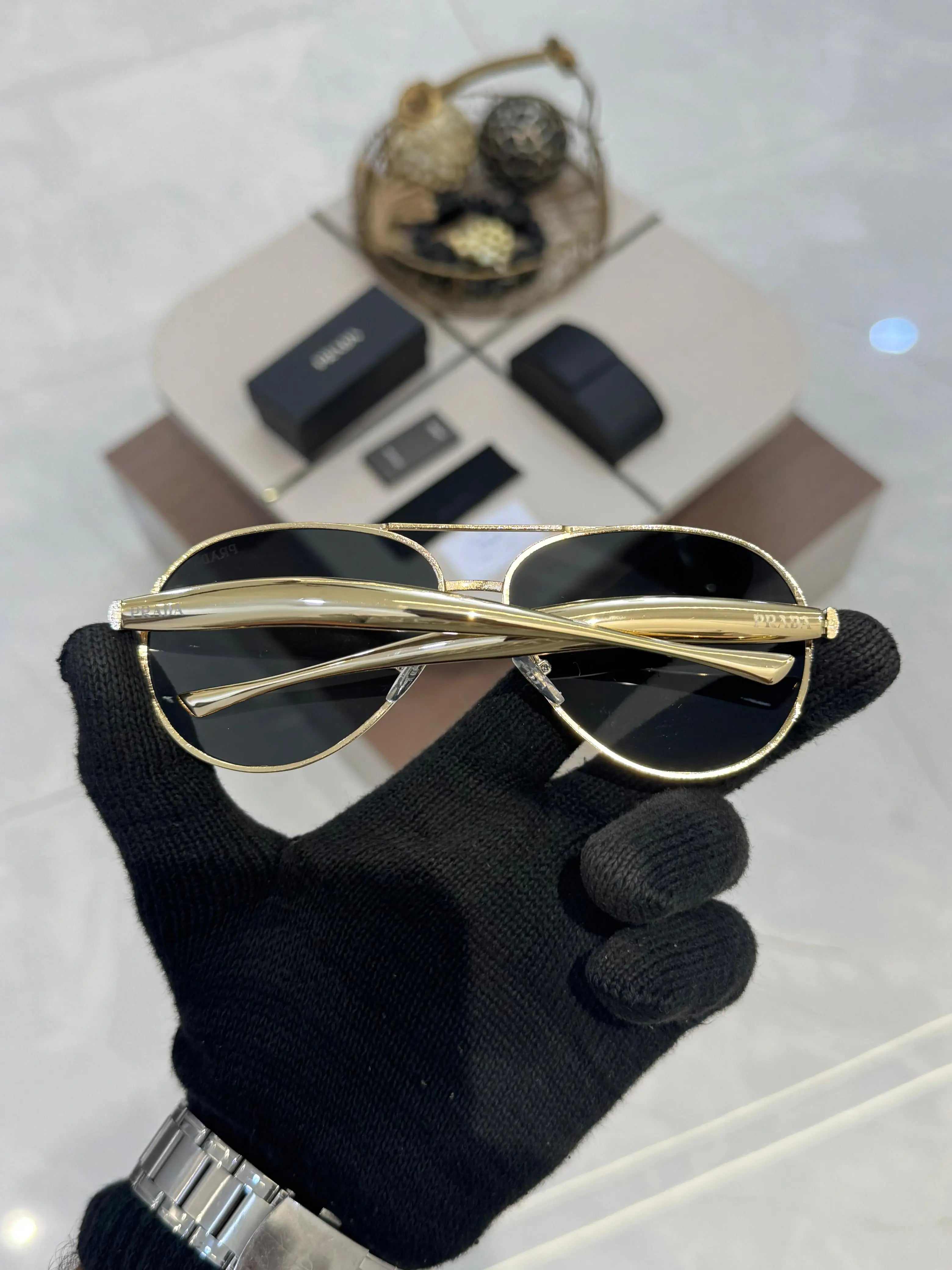 Prada 122 Gold Black
