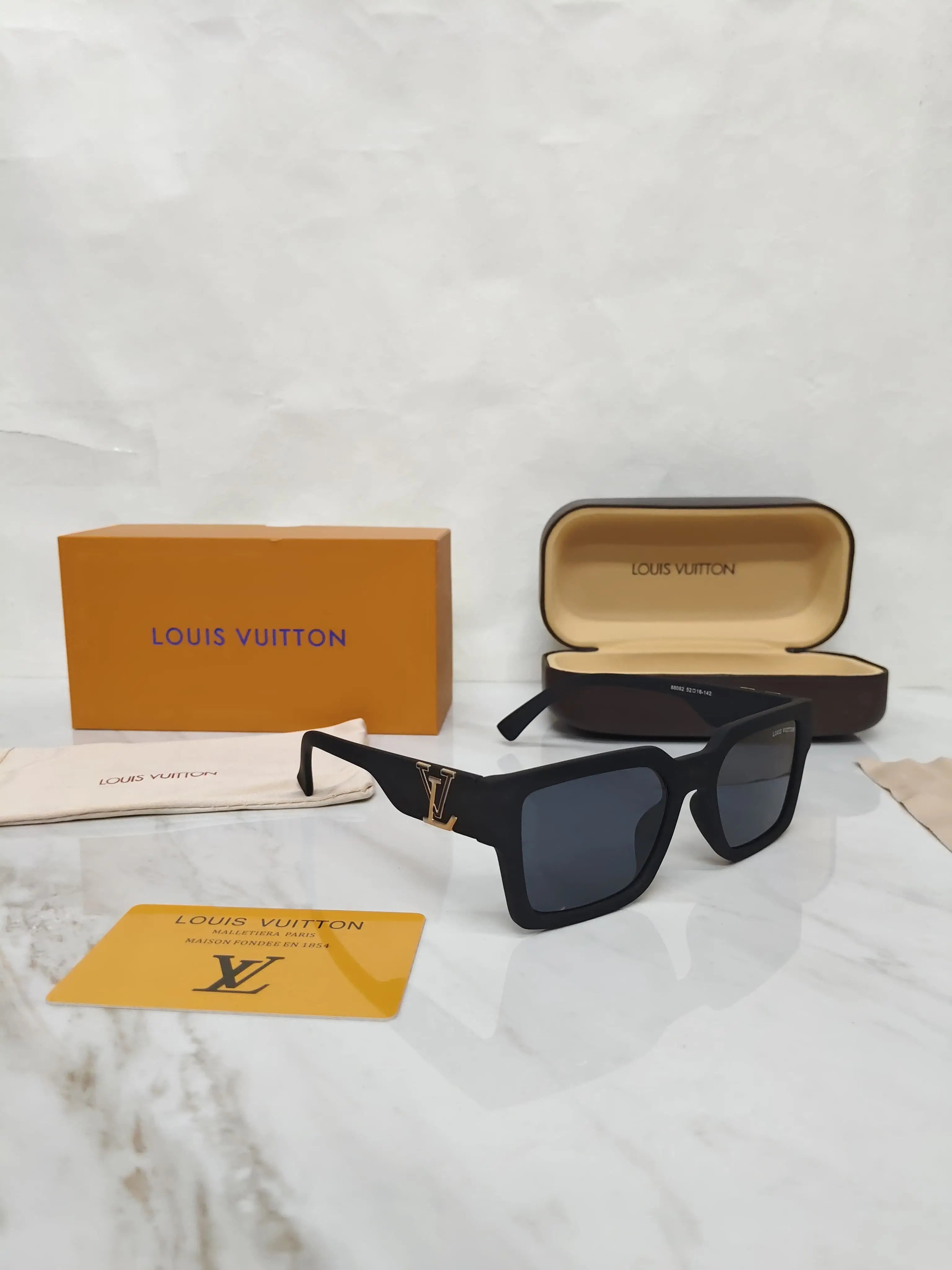 Louis Vuitton 88082