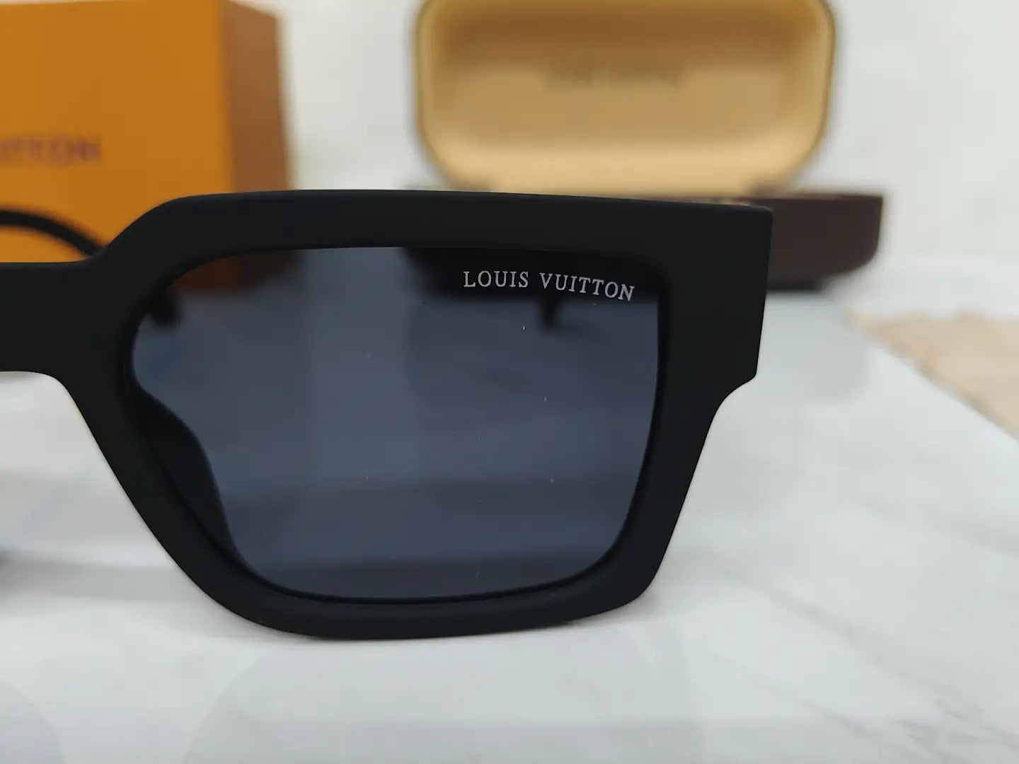 Louis Vuitton 88082