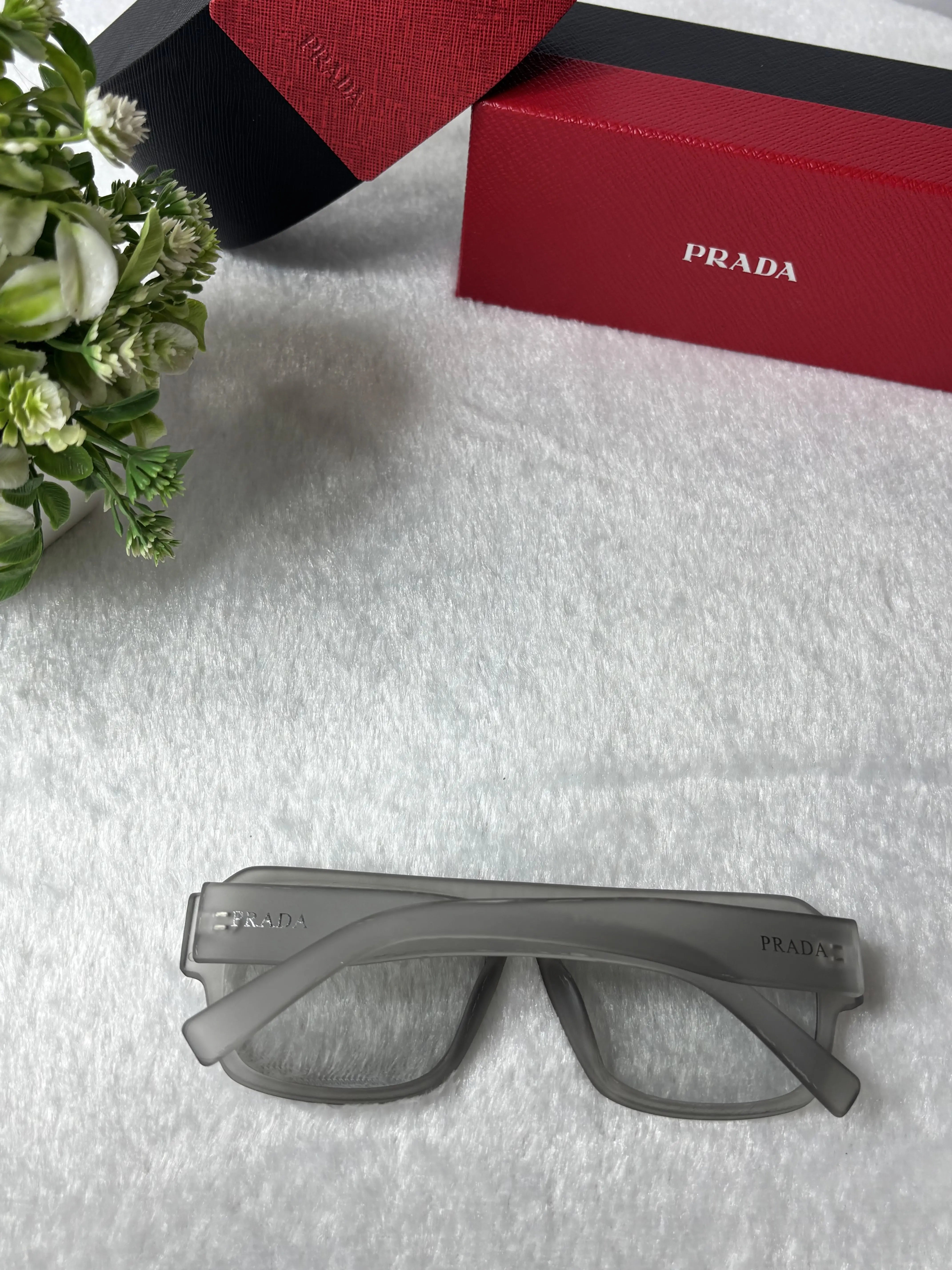 Prada 22 transparent grey