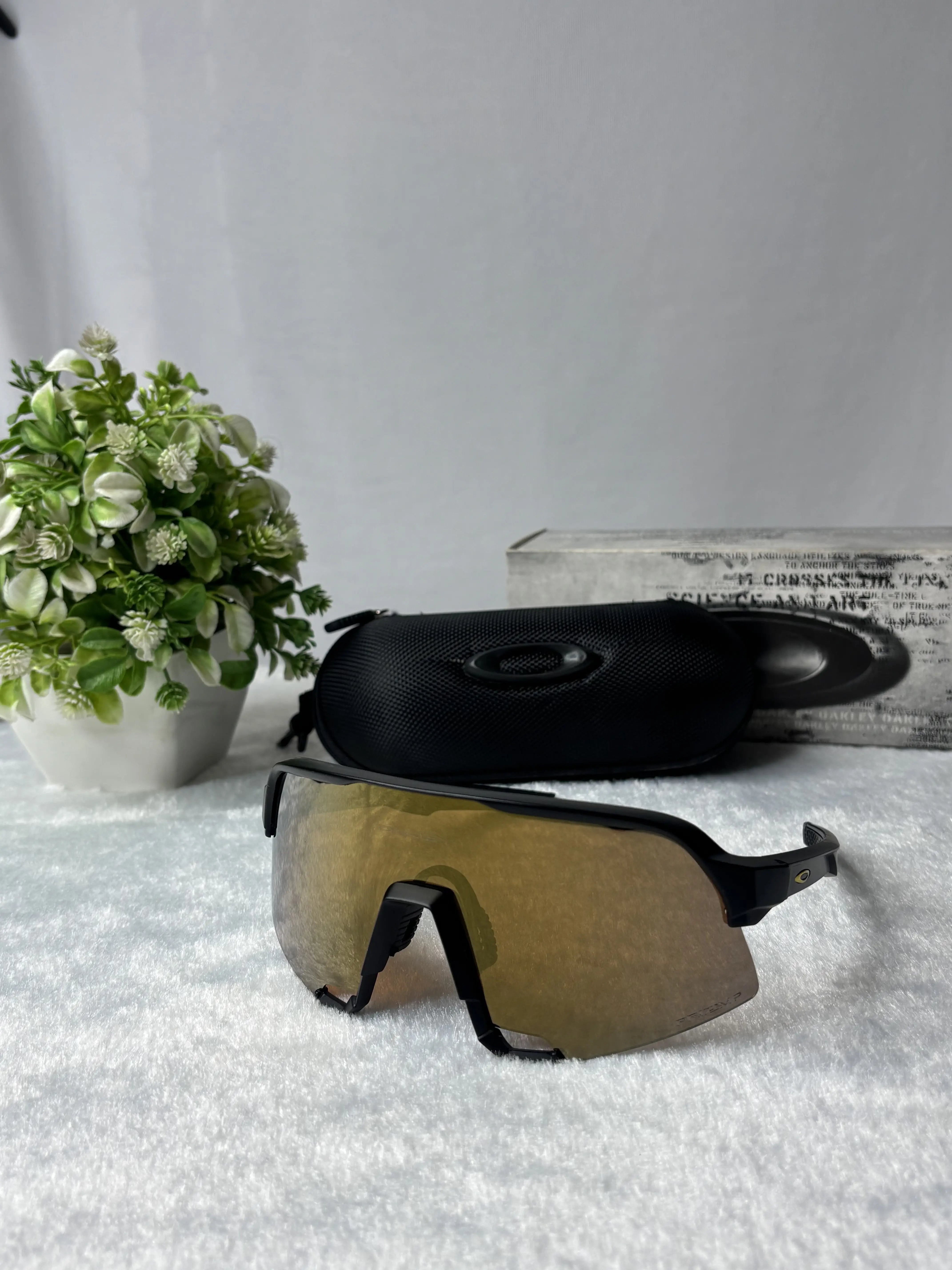 Oakley S3 Gold Black