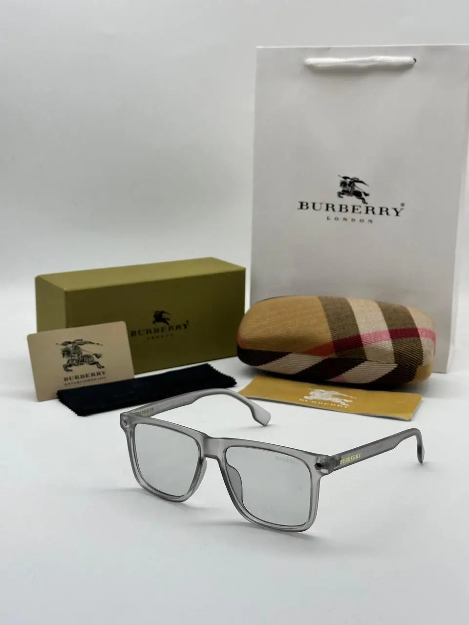 Burberry 4182 Transparent Grey