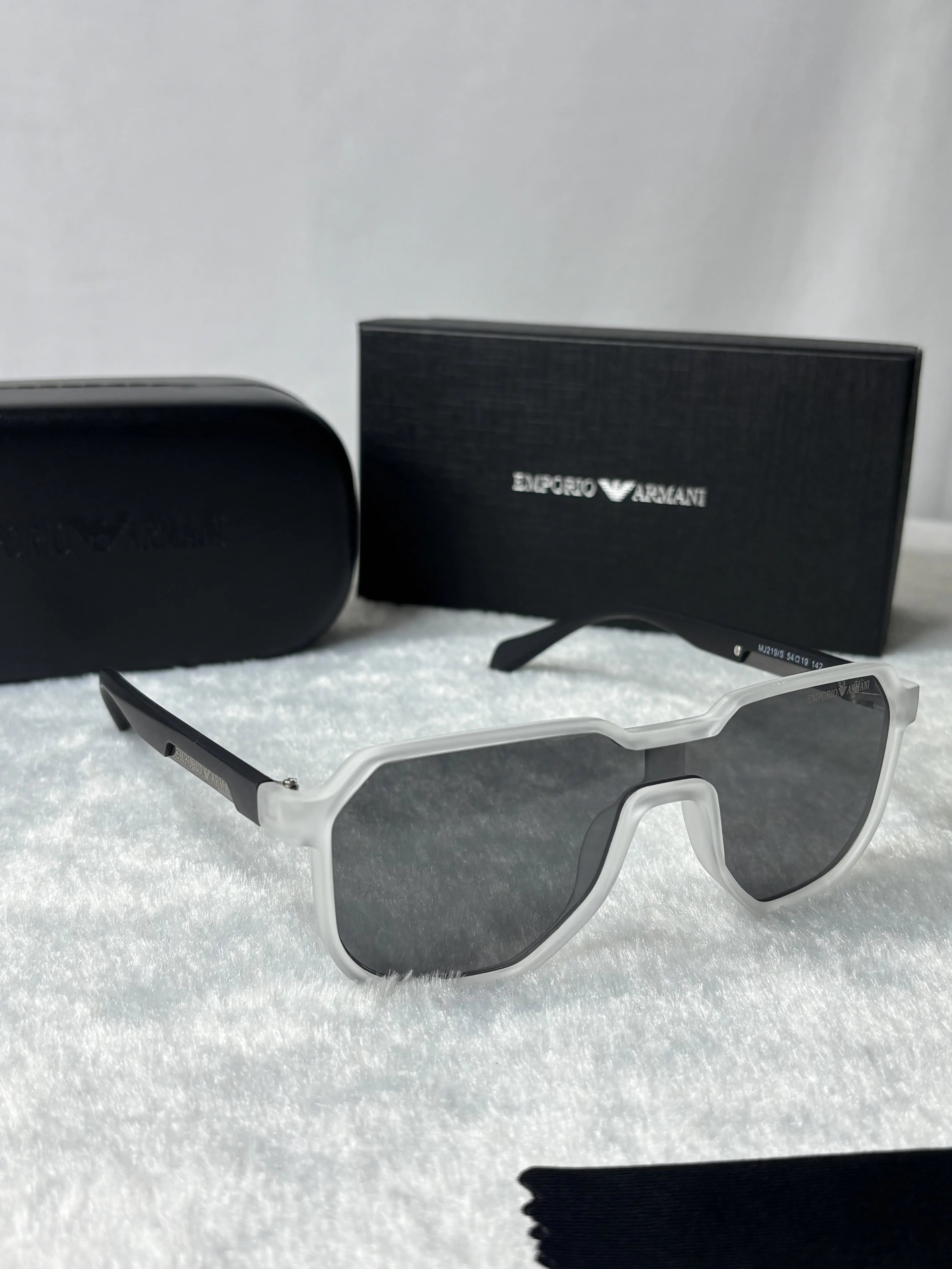 Emporio Armani 219 White Black