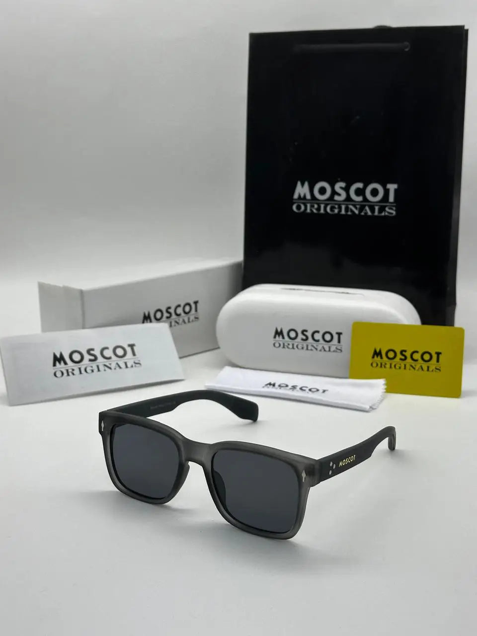 Moscot 120 crystal grey smoke