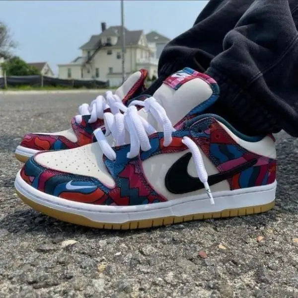 Nik_e SB Dunk Low Parra