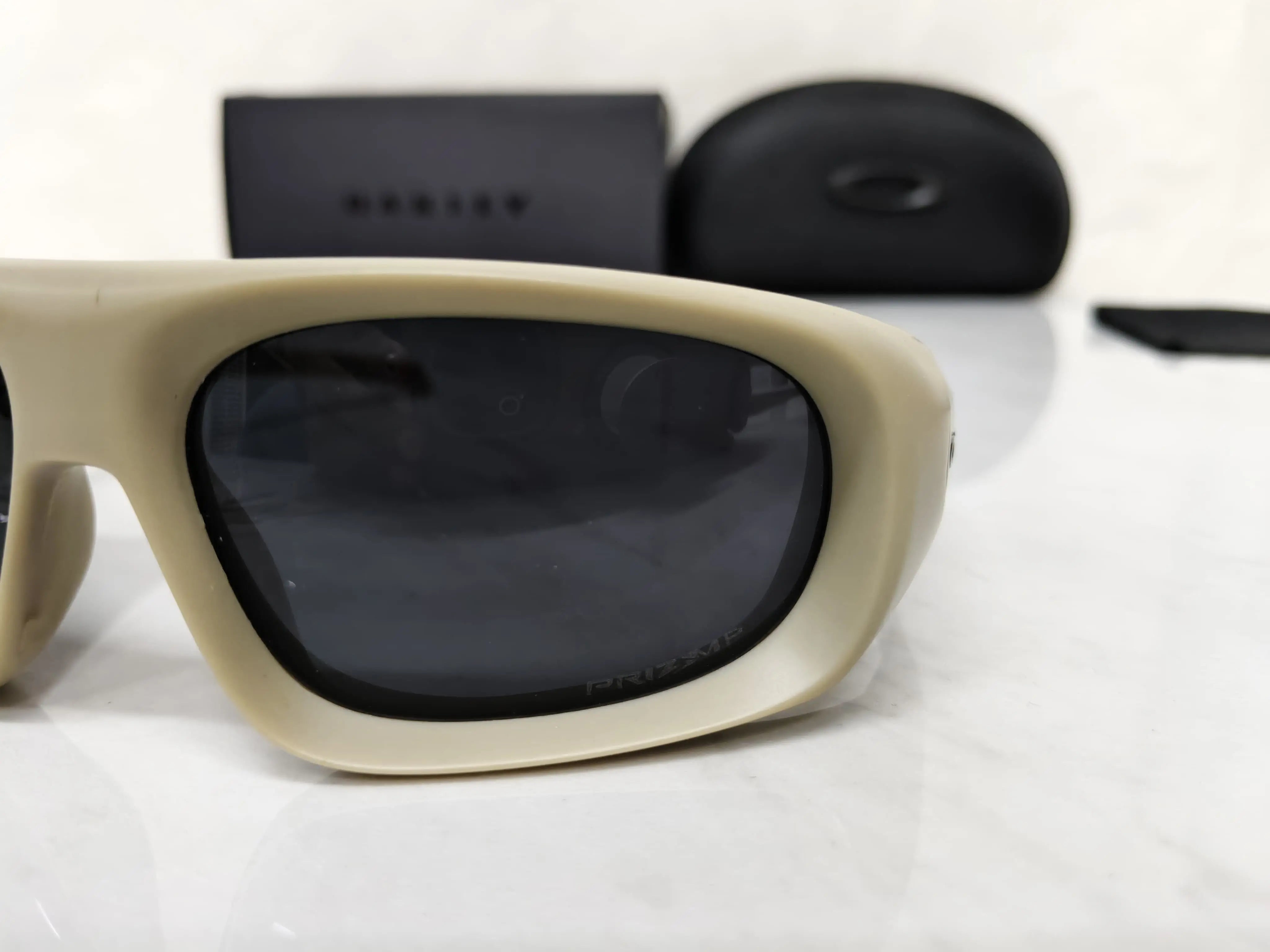 OKALEY DE SOTO BEIGE OO9491