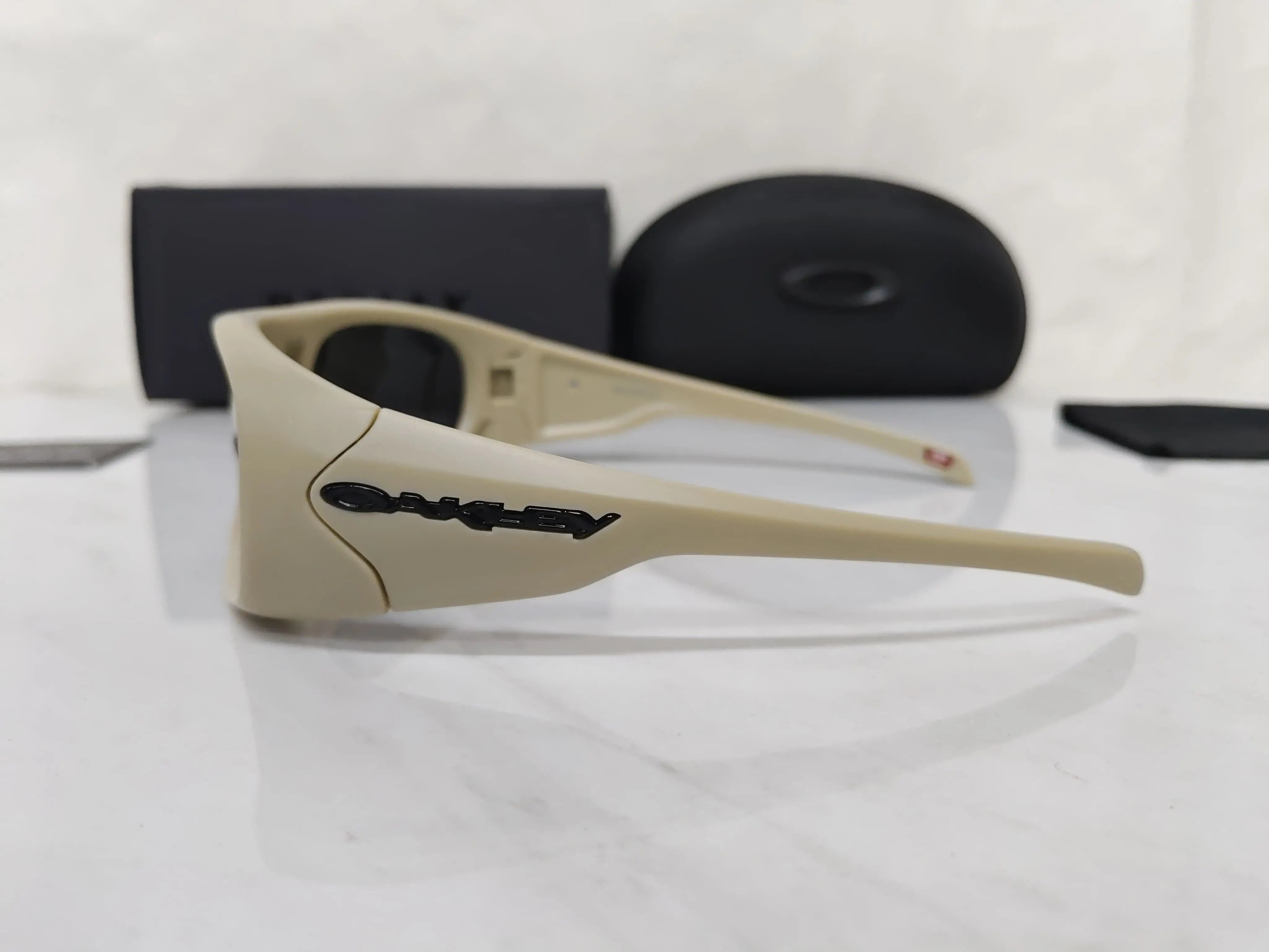 OKALEY DE SOTO BEIGE OO9491