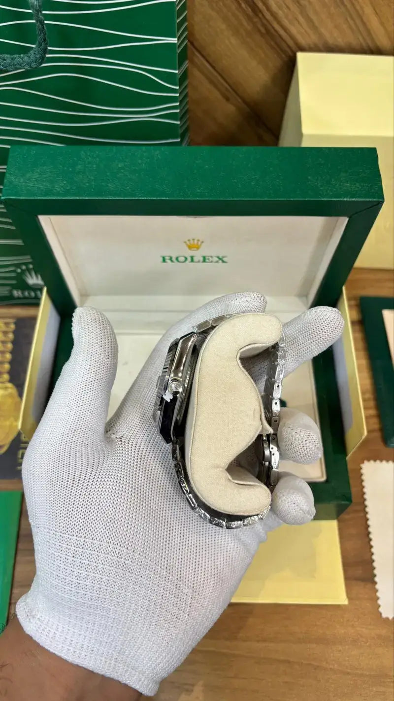 ROLEX OYESTER PERPETUAL LAND DWELLER SILVER BLACK DIAL