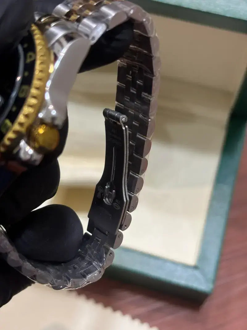 ROLEX OYSTER PERPETUAL GMT MASTER TWO TONE BLACK DIAL